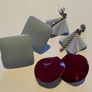 Vintage lot of metal Gray and Red pierced Earrings Set
